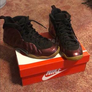 nike air Foamposite one maroon